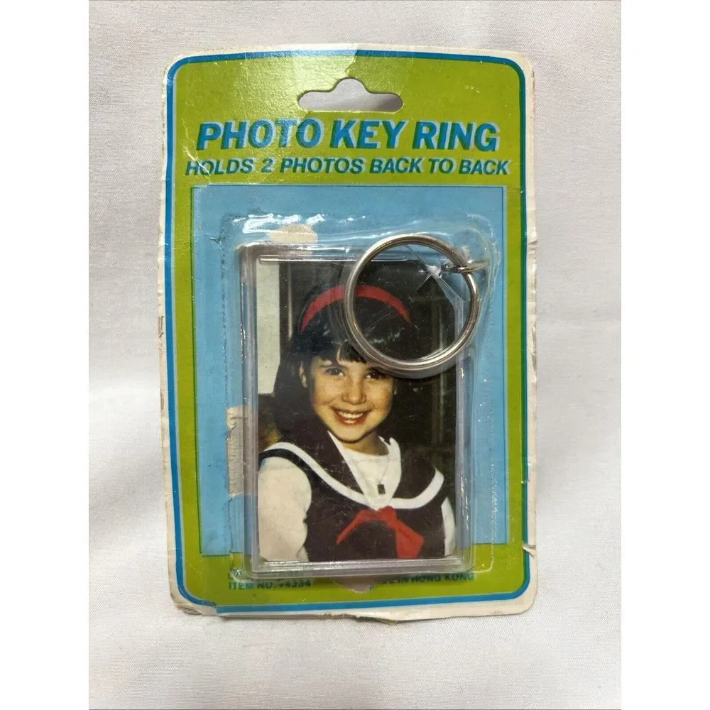 Vtg Photo Key Ring Item No 94334 Holds 2 Photos Back‎ To Back
